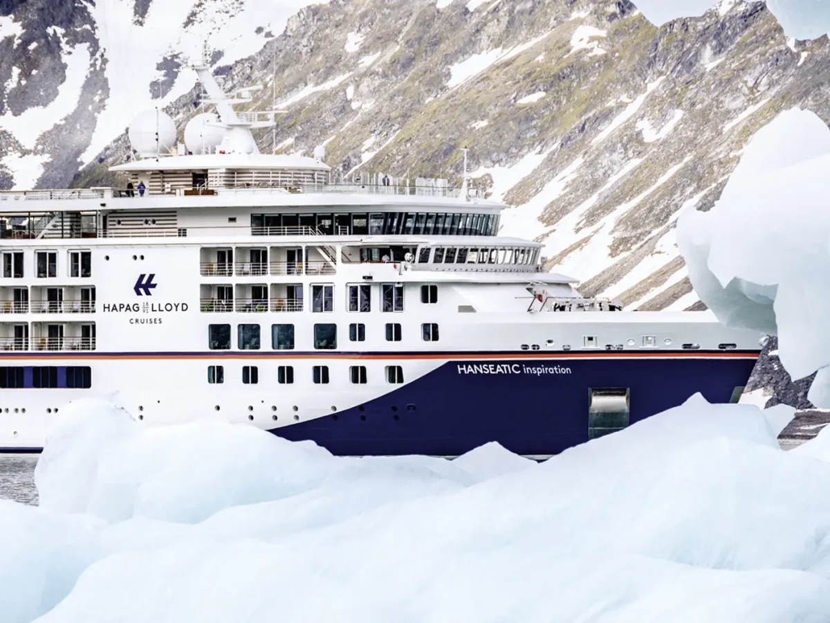 mooiste-luxe-expeditie-cruises-met-Hapag-Lloyd-Cruises-ins2612-media-2247bc1a-query@2x.b1de6e29